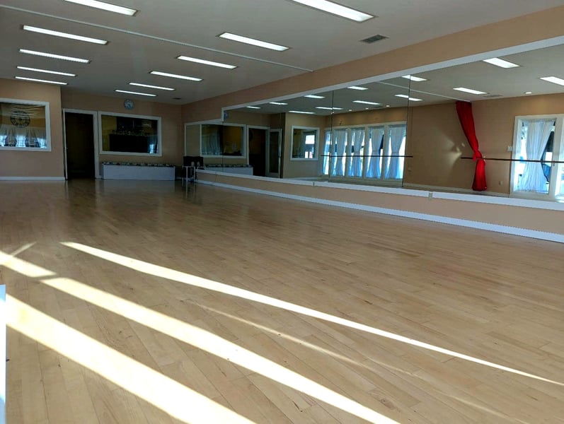 Dance Studio with Natural Light for Events in Moraga Blvd - Gallery image