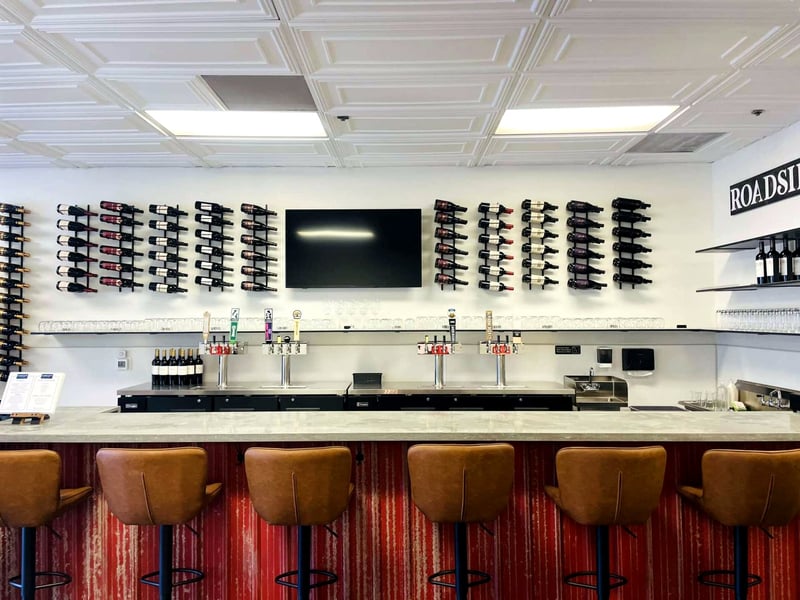 Dazzling Bar & Lounge for Memorable Events - Featured image