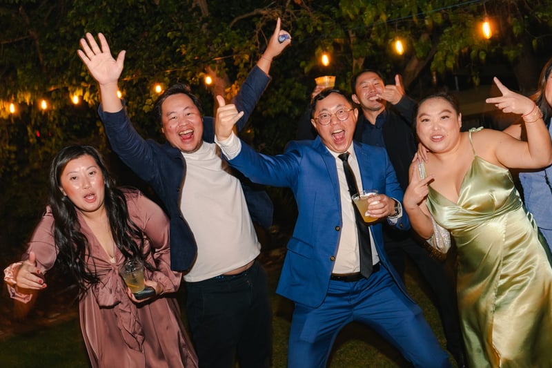Full-Service Mobile Bar with Three Bartenders for Large Events - Gallery image