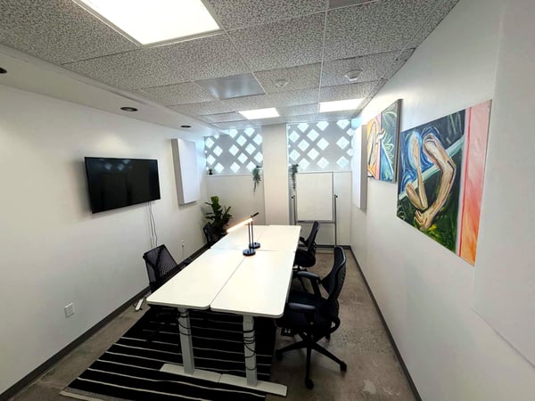 Meeting Room with Natural Light for Events in Moraga Blvd - Holiday Party in Lafayette - Featured image