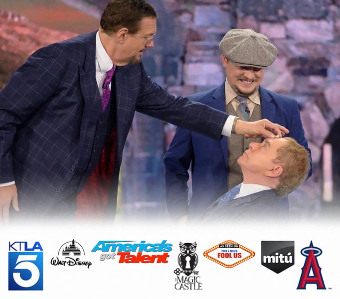 Professional Close-up Magician for Private and Corporate Events - Gallery image