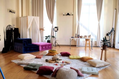 Bright Studio for Workshops and Baby Showers, Up to 25 Guests