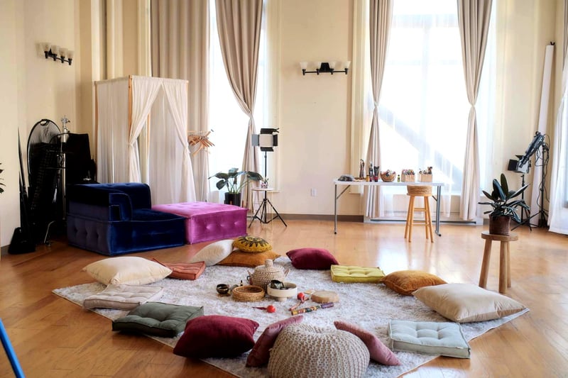 Bright Studio for Workshops and Baby Showers, Up to 25 Guests - Featured image