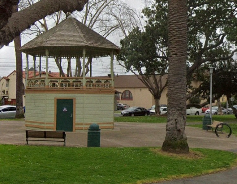 Alameda Treasure Hunt - East Bay Team Building Adventure - Gallery image