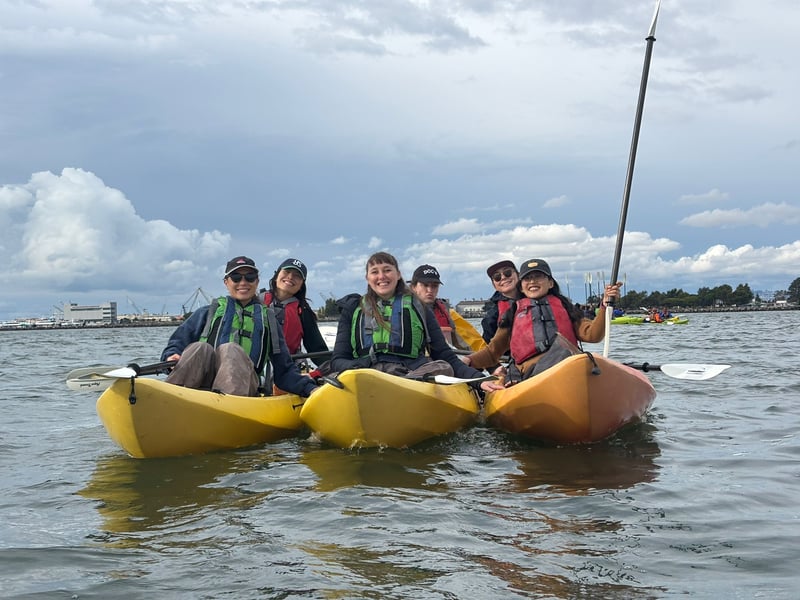 Calm Waterfront Team Kayak Tour With Bay and Skyline Views - Gallery image