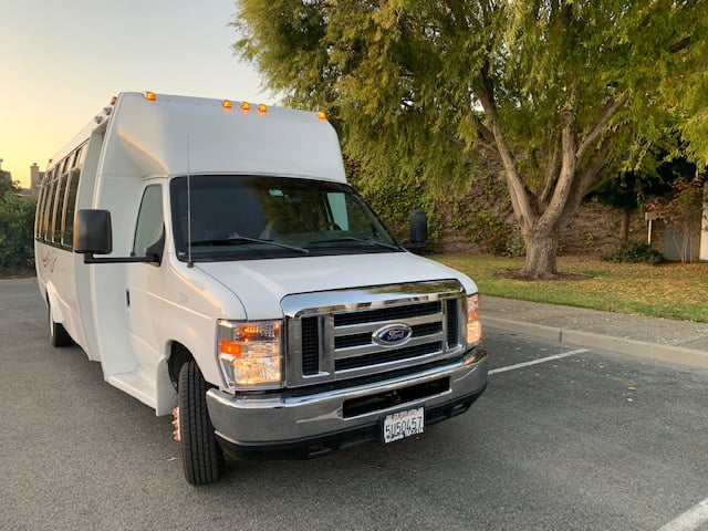 24 Passenger Executive Limo Bus Chauffeured Service for Any Event - Featured image