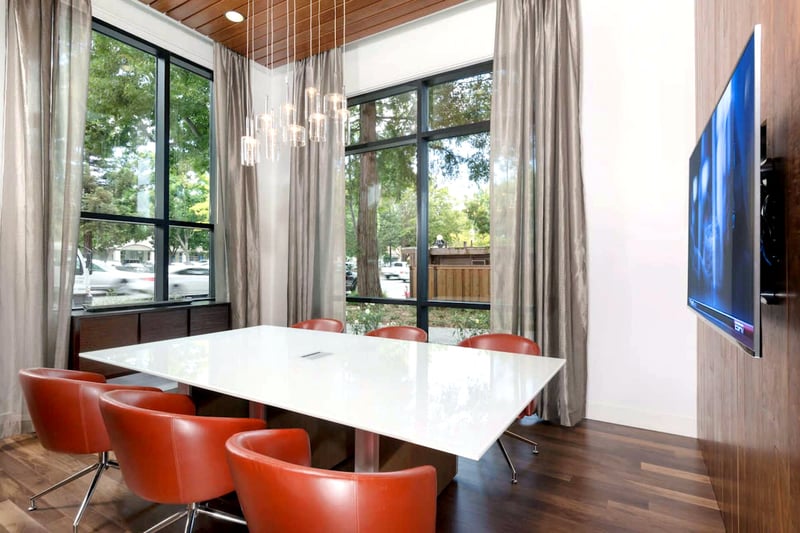 Breathtaking Meeting Room for Celebrations - Gallery image