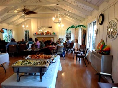 Cottage Studio with Fireplace for Up to 60 Guests, 750 Sq Ft