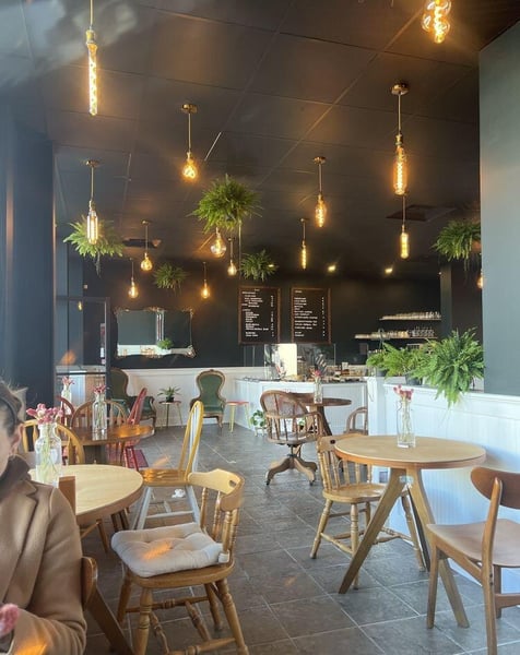 Modern Open Concept Café Space - Gallery image