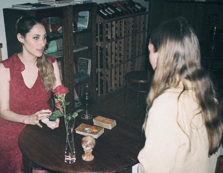 Tarot and Astrology Readings for Weddings, Parties and Galas - Gallery image