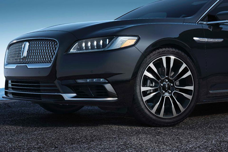 Lincoln Continental Luxury Rental for Celebrations & Group Travel - Gallery image