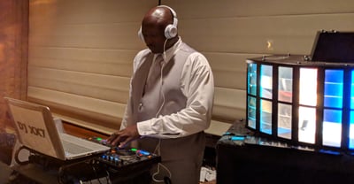 Veteran Turntablist DJ for Upscale 90s/00s Hip-Hop & R&B Events DJs - Featured