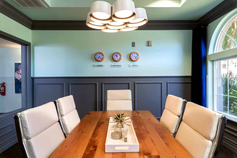 Dazzling Meeting Room for Gatherings - Gallery image