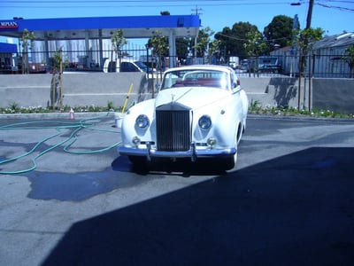 Silver-Cloud Rolls-Royce Convertible Rental for Weddings & Events
