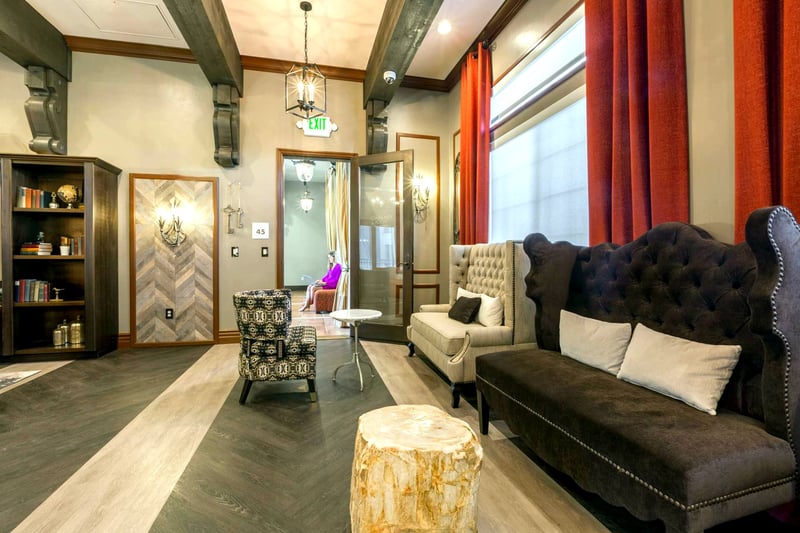 Sophisticated Clubhouse for Events - Gallery image