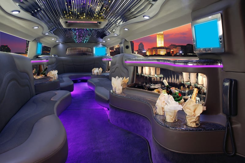 18 Passenger H2 Hummer Premium Rental for Weddings & Celebrations - Featured image