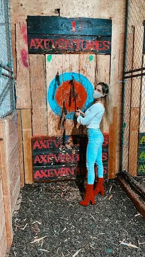 AxeVentures: Corporate Axe Throwing Experience - Gallery image