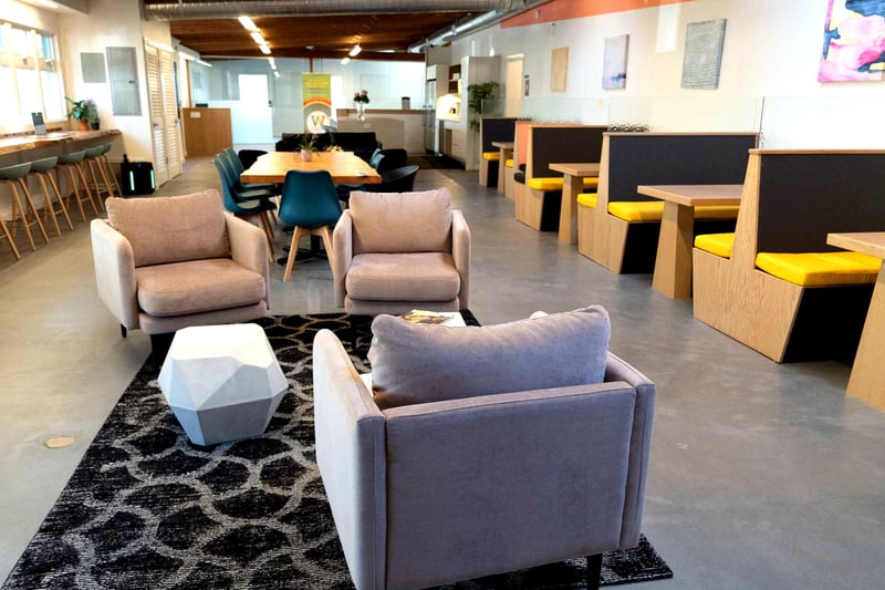 Lounge with Natural Light for Events - Gallery image