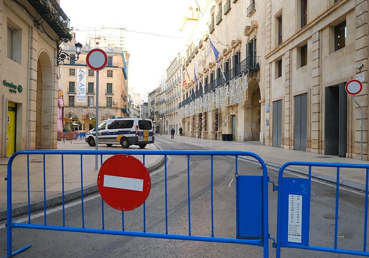 Аликанте превращает площадь Plaza del Ayuntamiento в пешеходную зону