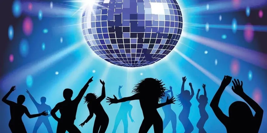 Ночь 80-х в Dársena: Танцы до рассвета!