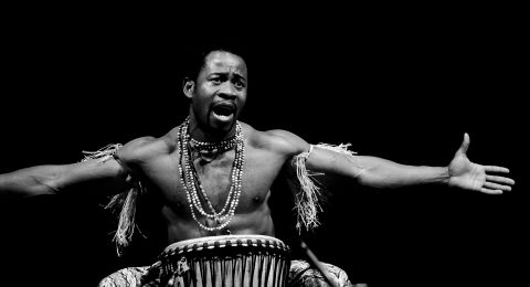 CUENTOS TRAS EL TELÓN «El percusionista» - Gorsy Edú