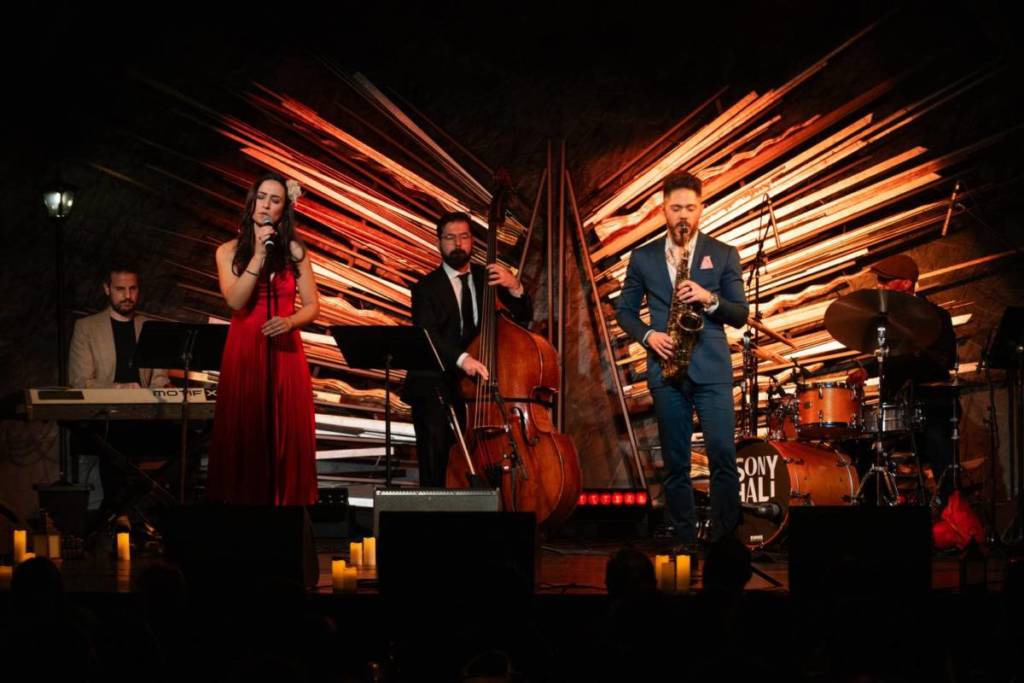 The Jazz Room в Аликанте: живой джаз и соул в атмосфере 1920-х