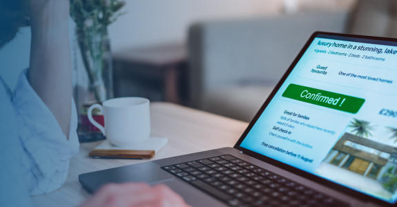 Top vacation rental company maintains 99.97+% stability for iOS and Android apps with BugSnag
