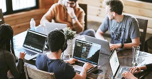 Financial Institution Strengthens API
Documentation and Security with API Hub
for Design