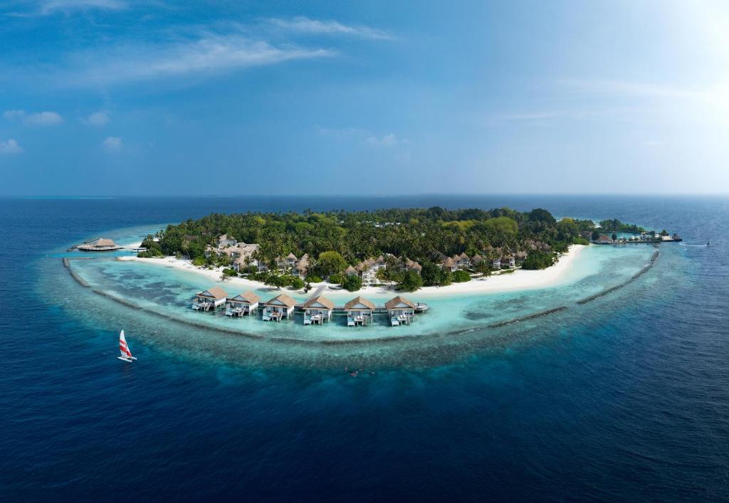 Bandos Maldives — luxury hotel