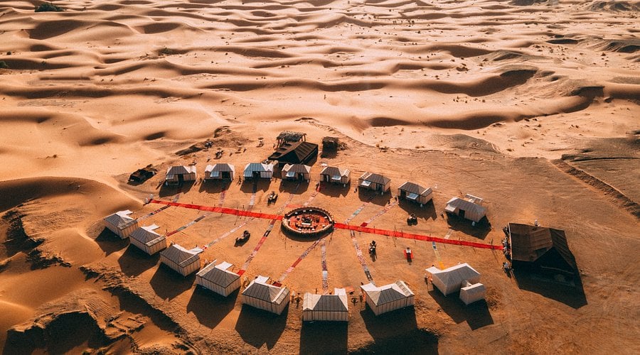 Dunes luxury camp — luxury hotel