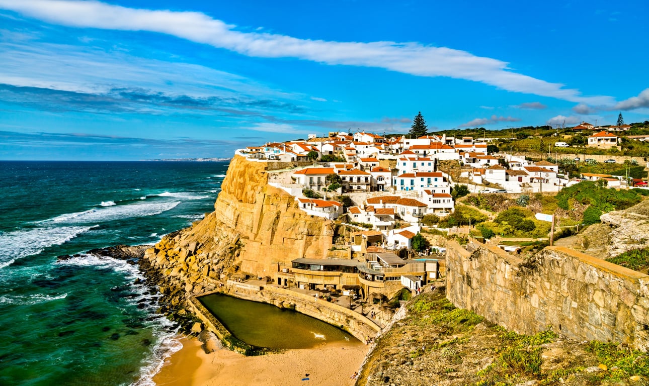 Go with Confidence: The Complete Guide to Travelling in Portugal