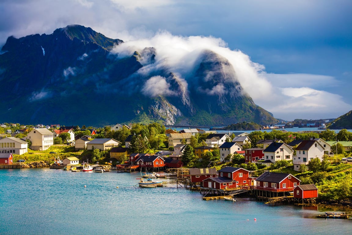 Go with Confidence: The Complete Guide to Travelling in Norway