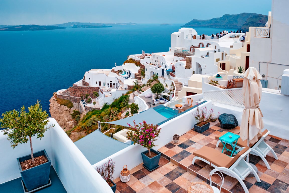 Go with Confidence: The Complete Guide to Travelling in Greece