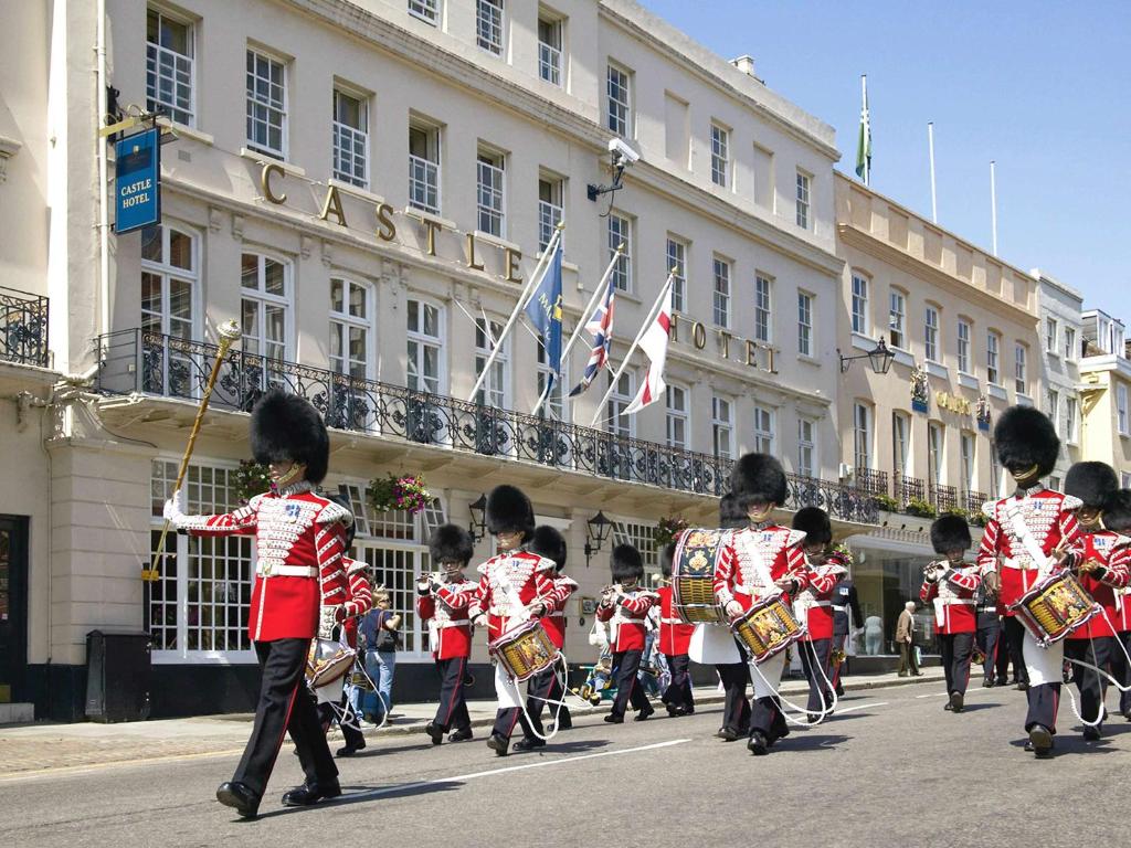 Castle Hotel Windsor — luxury hotel