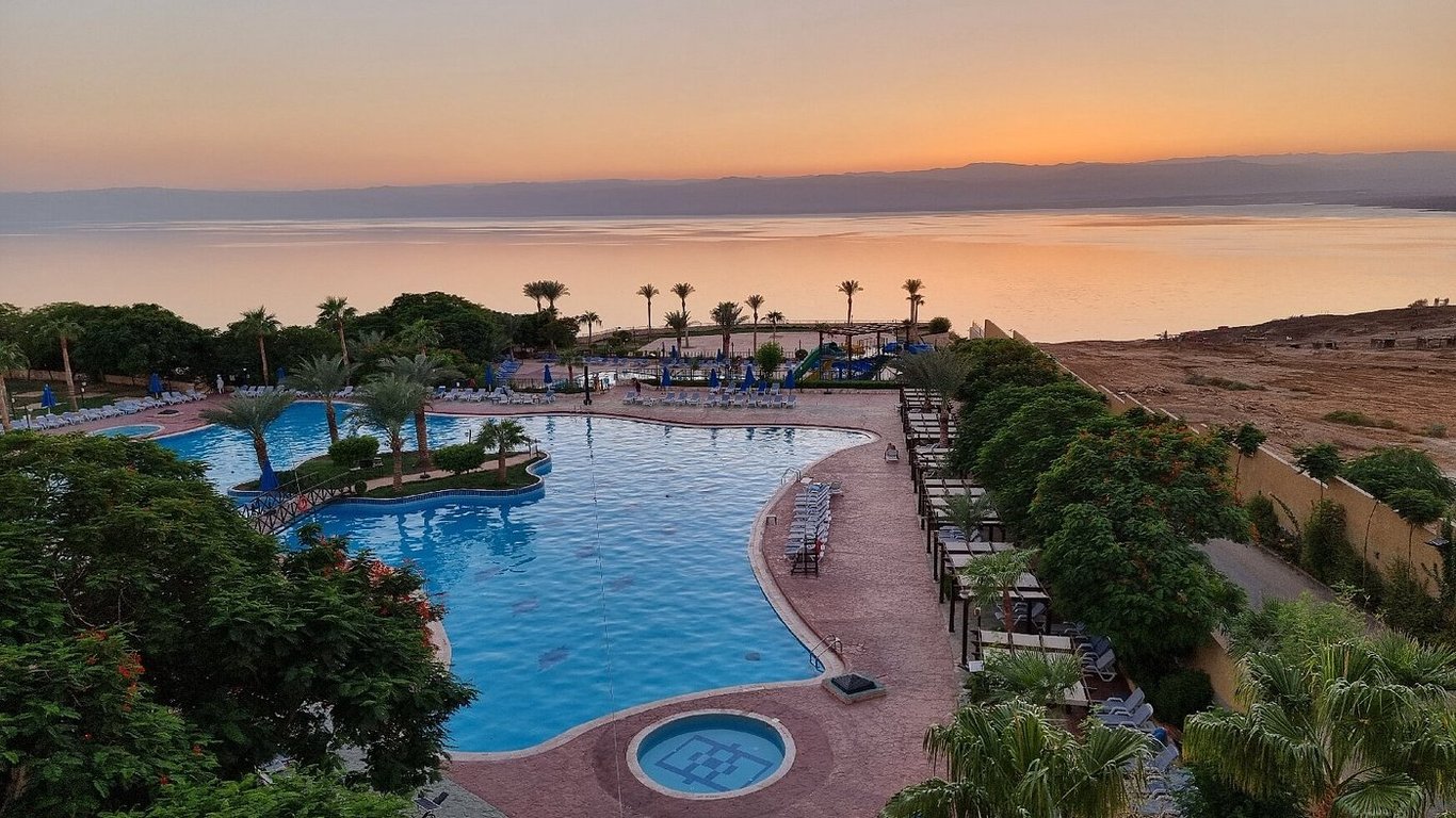Grand East — luxury hotel