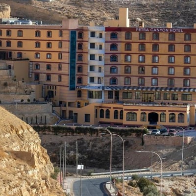  Petra Canyon Hotel