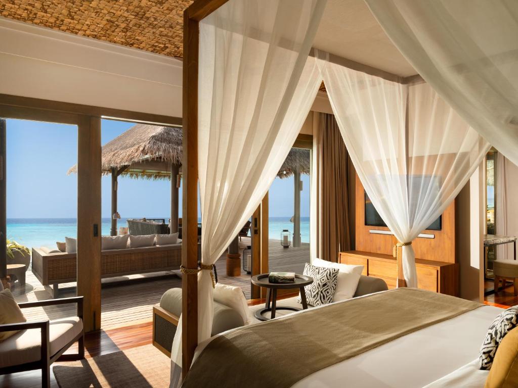 Vakkaru Maldives — luxury hotel