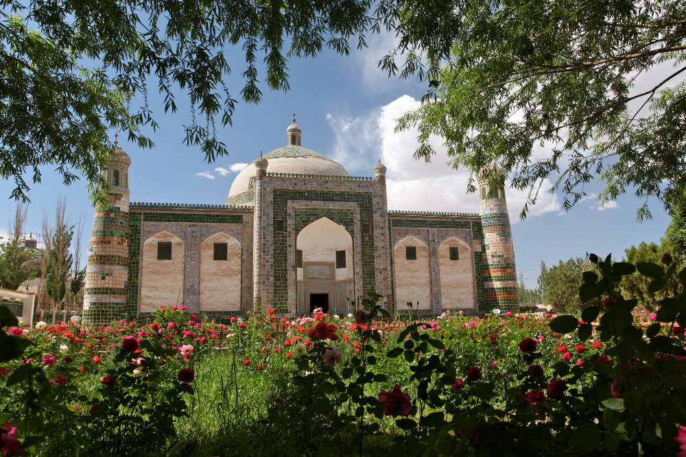 Go with Confidence: The Complete Guide to Travelling in Uzbekistan