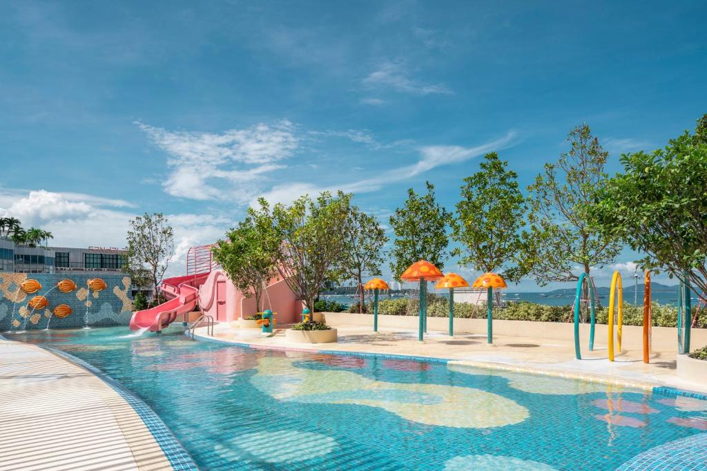 Holiday Inn Pattaya — luxury hotel