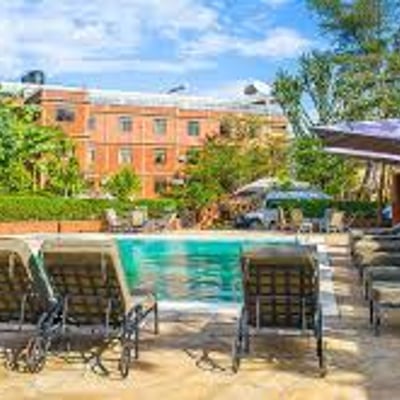 Summit Safari Lodge