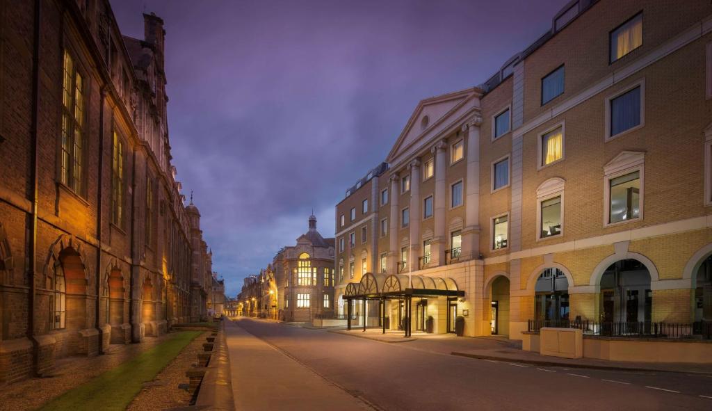 Central Park Hotel — luxury hotel