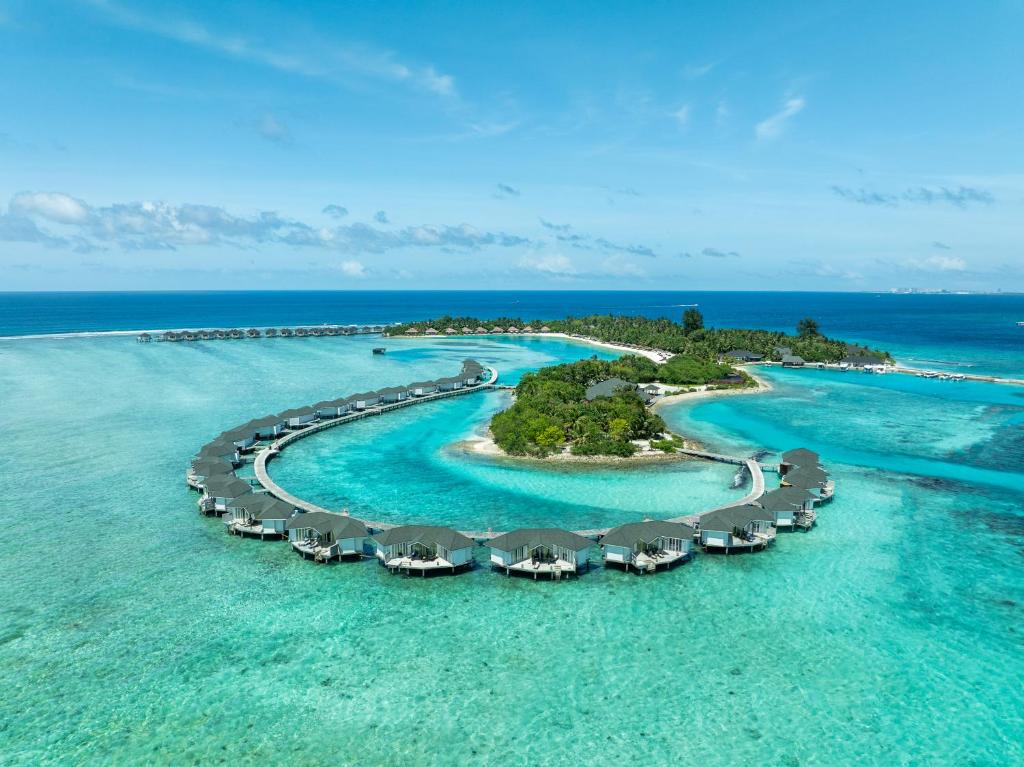 Cinnamon Dhonveli — luxury hotel