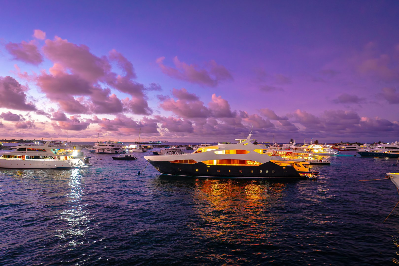 Emerald Faarufushi Luxury Escape - 8 days begovo
