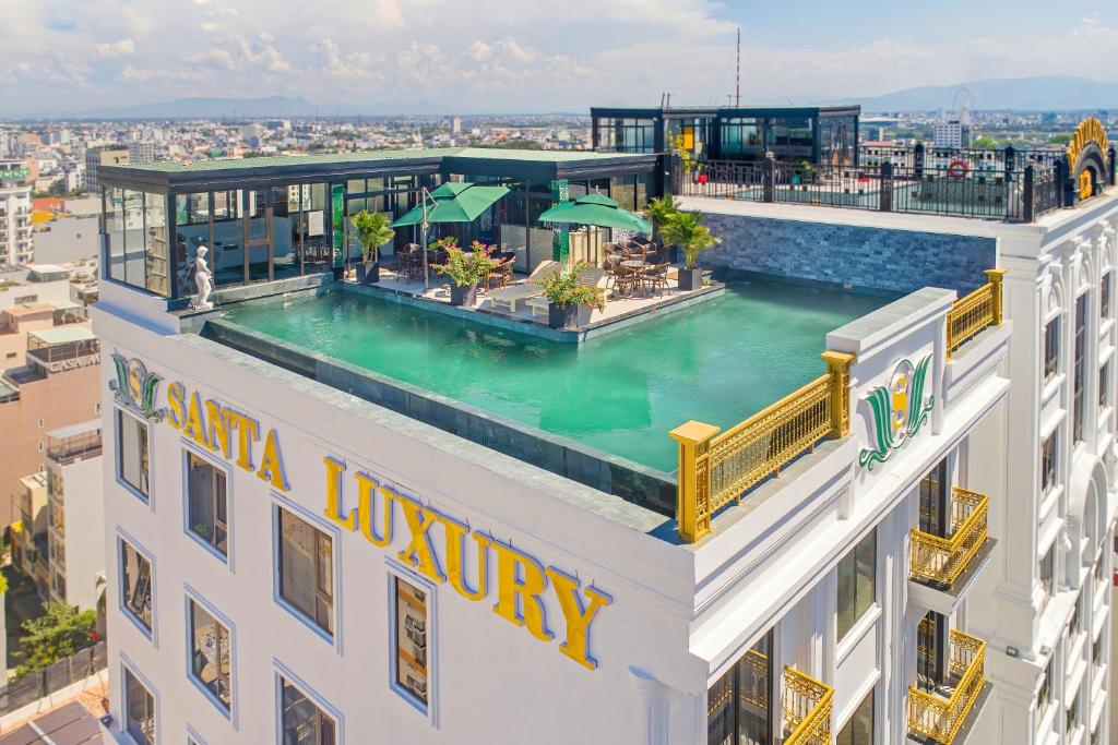 Santa Luxury Hotel — luxury hotel