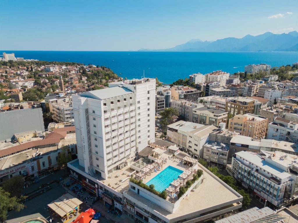 Best Western Khan Hotel — luxury hotel