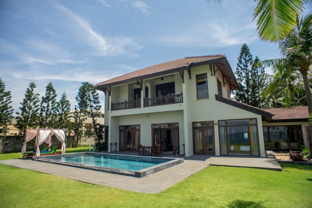 Palm Garden Resort — luxury hotel