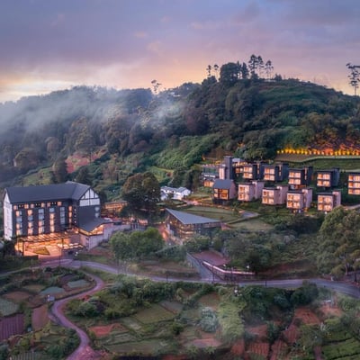 The Golden Ridge Hotel