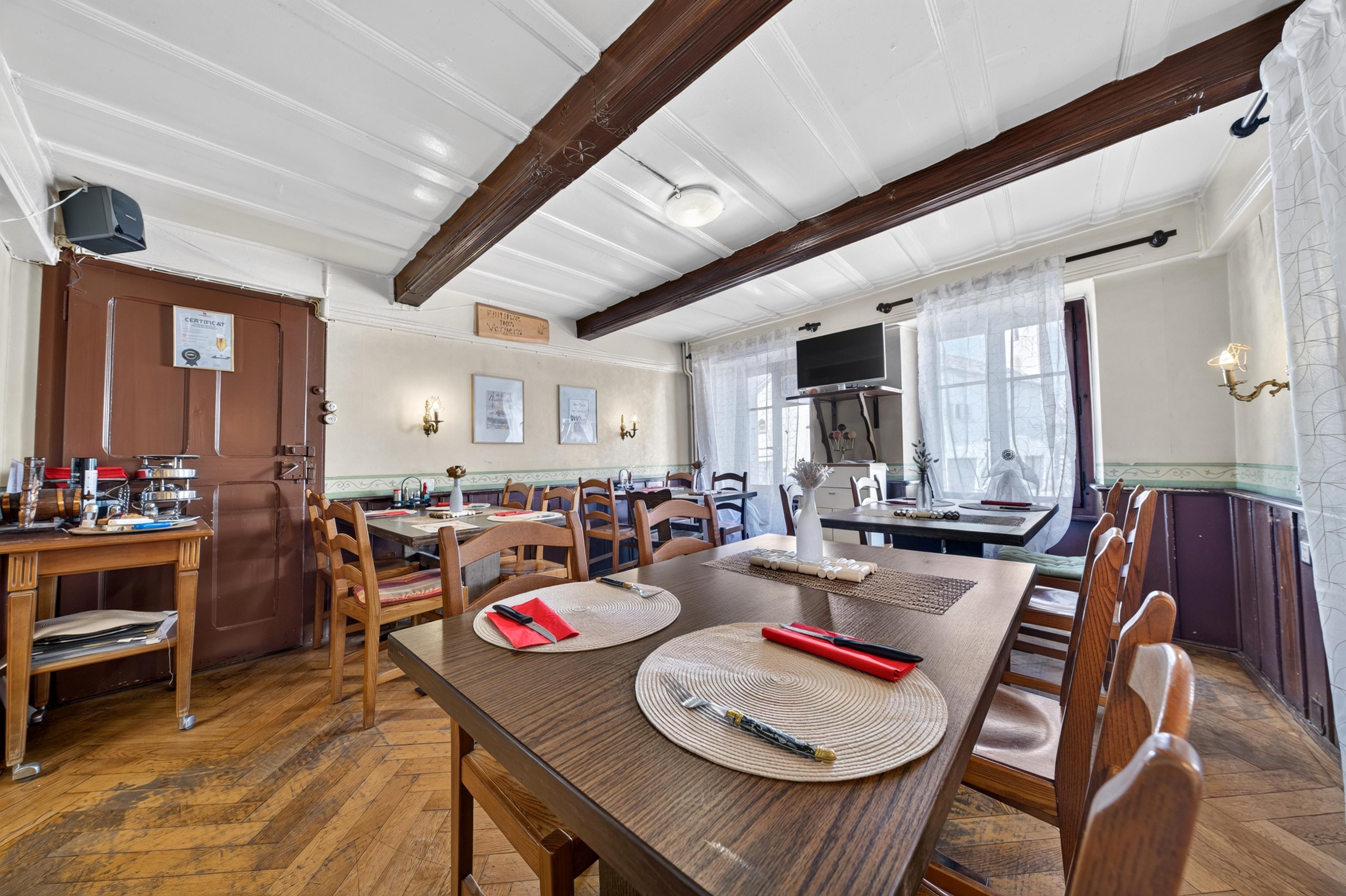 Petite salle à manger annexe