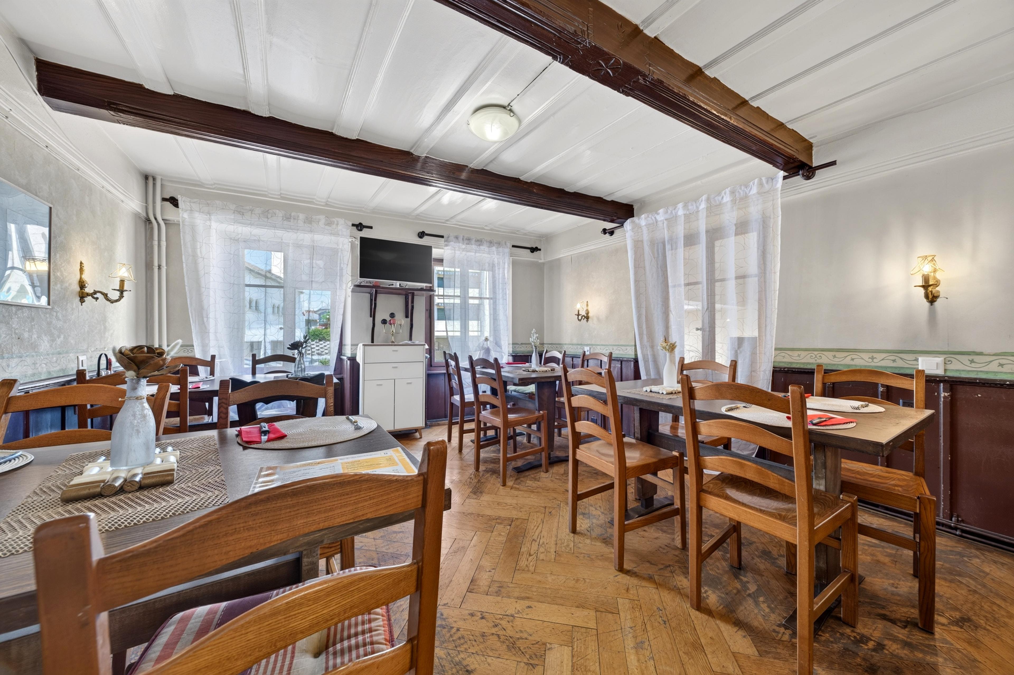 Petite salle à manger annexe