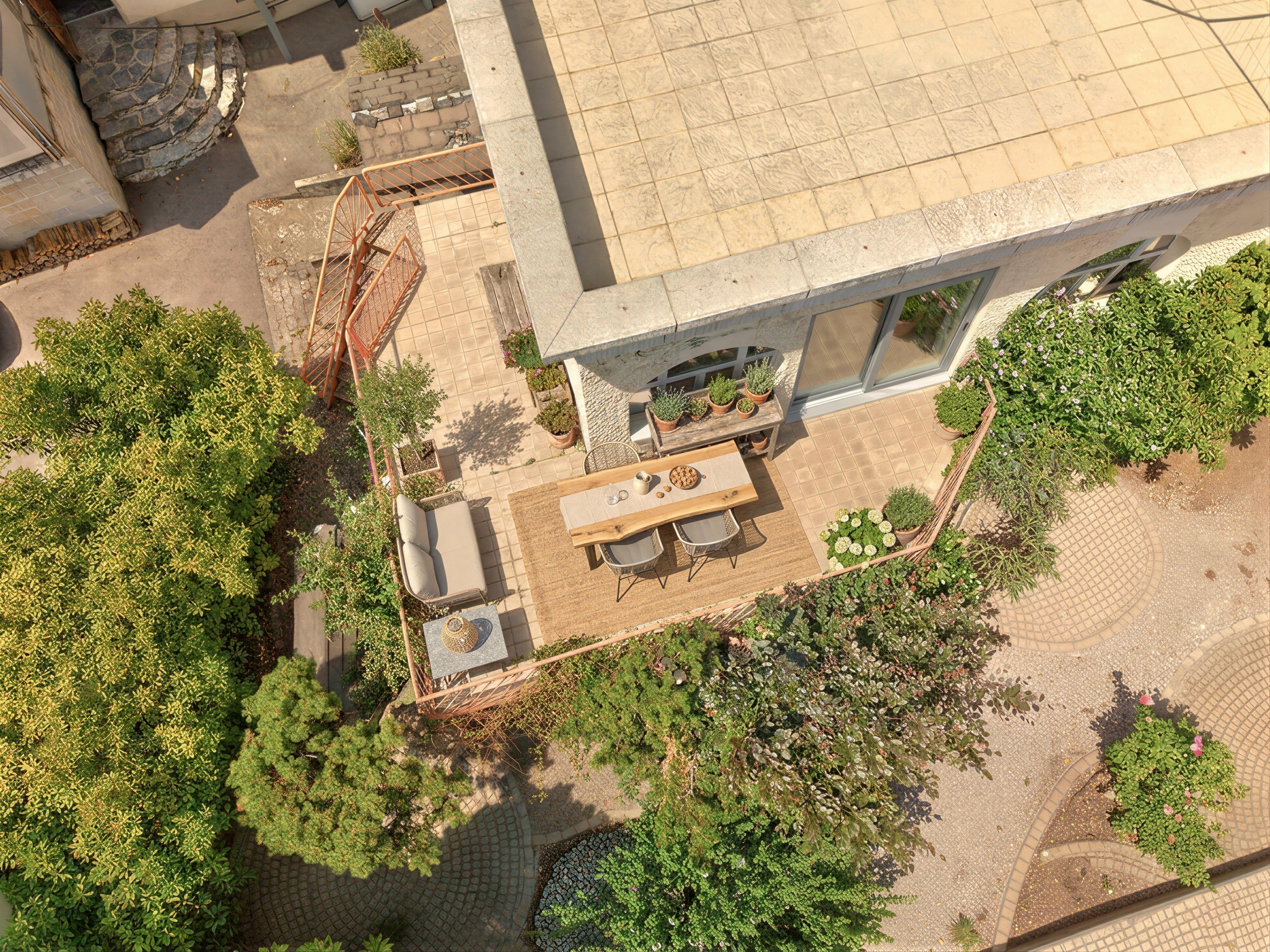 Terrasse ~25 m² — projection, accès direct à créer